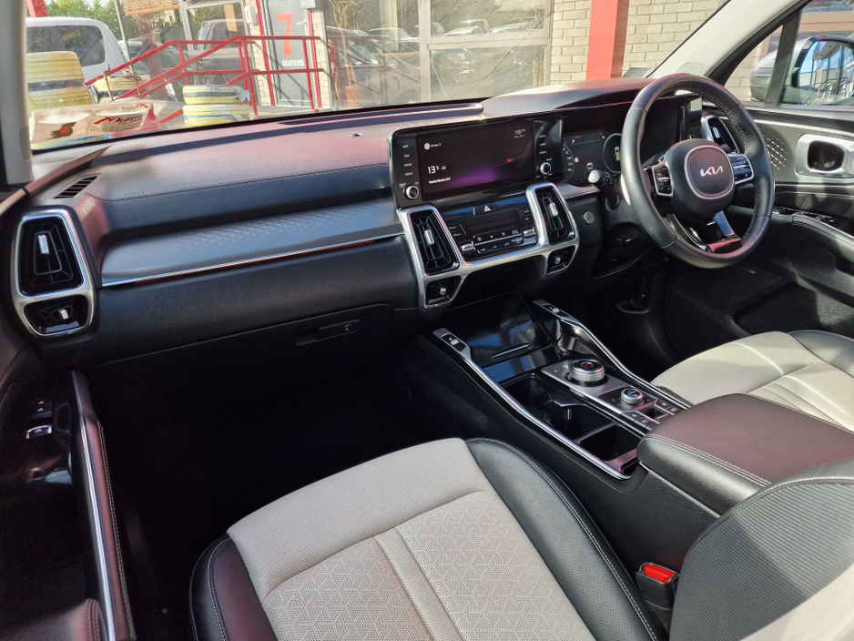 2022 Kia Sorento 1.6L Petrol Plug-in Hybrid For Sale Images