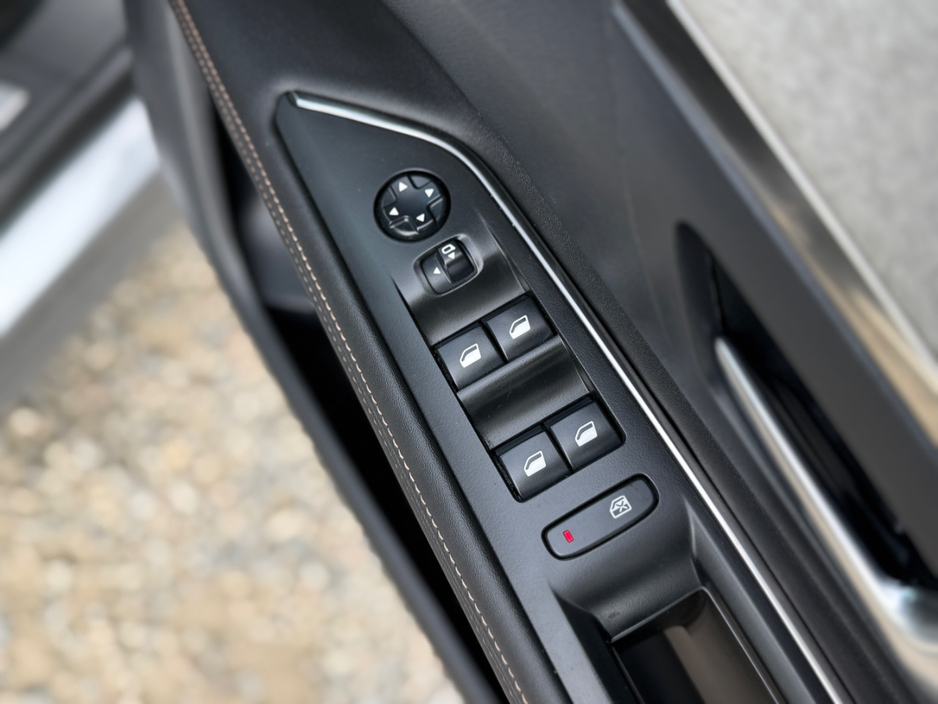 2021 Peugeot 5008 1.5L Diesel For Sale Images