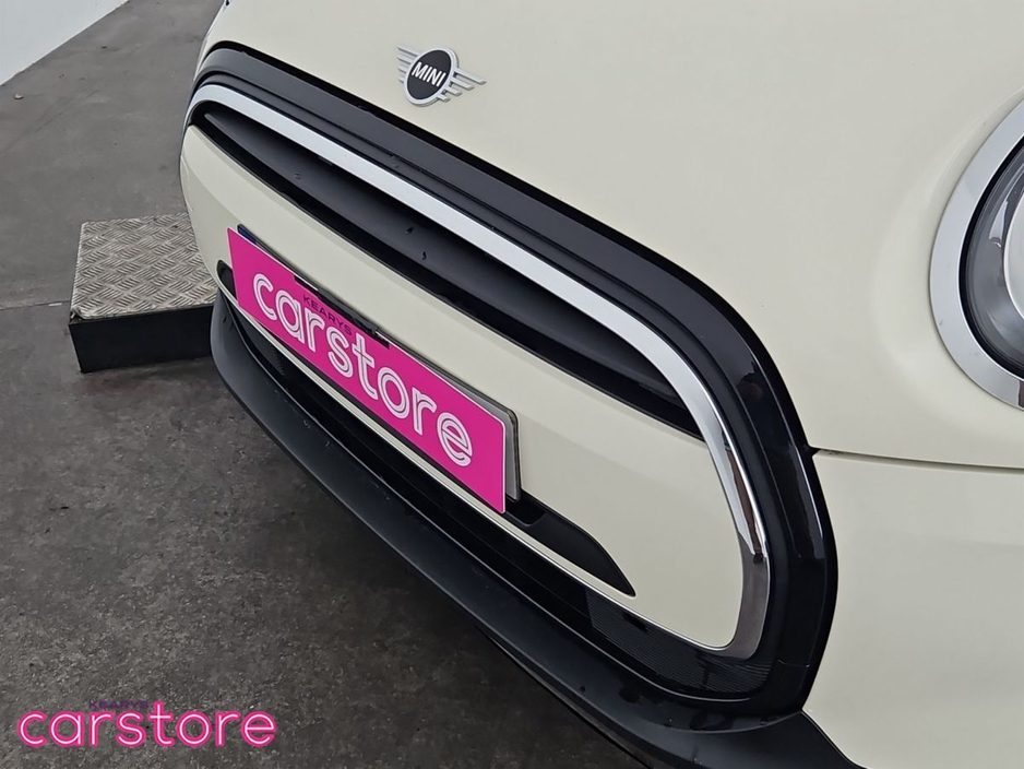 MINI Hatch Cooper Exclusive Pan Roof — thumbnail 17