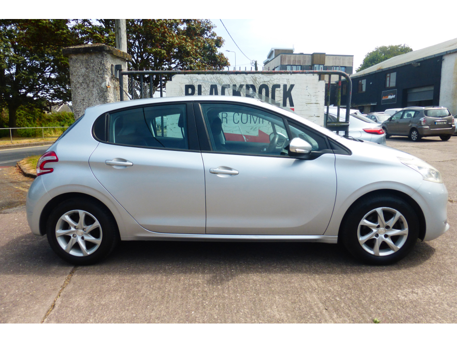 2014 Peugeot 208 1L Petrol For Sale Images