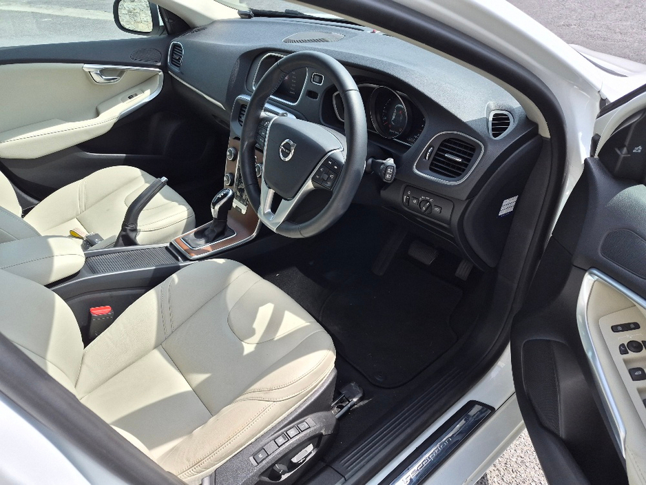 2019 Volvo V40 1.5L Petrol For Sale Images