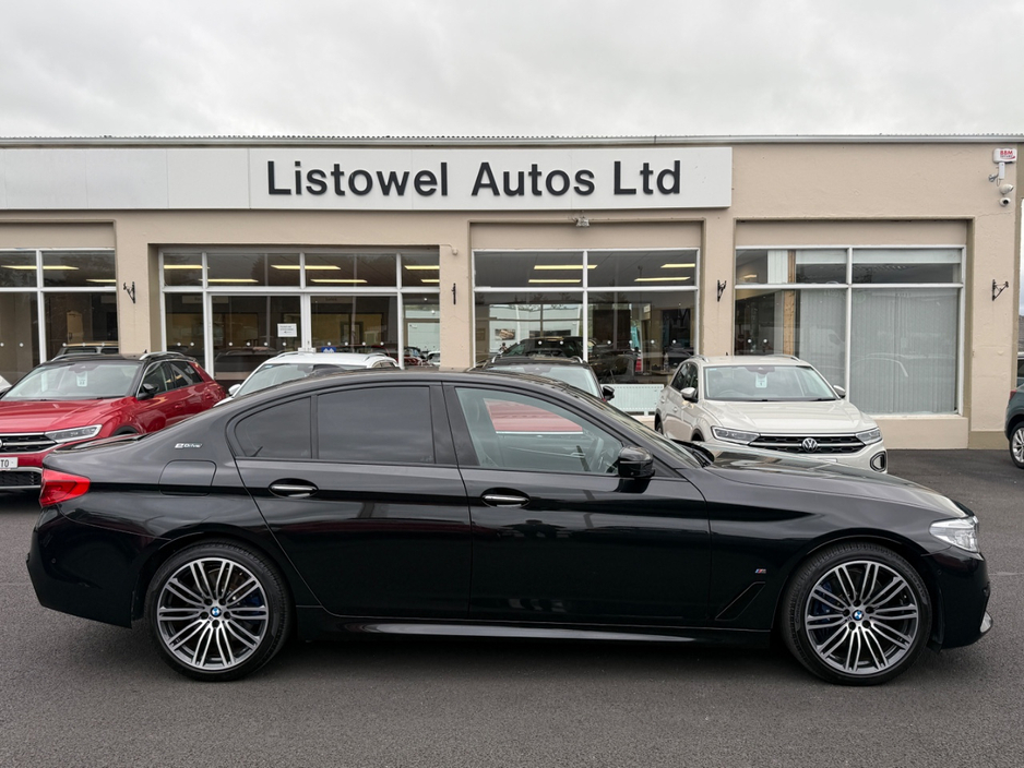 BMW 5 Series 530E M-SPORT 184BHP AUTOMATIC HYBRID *VIRTUAL COCKPIT, REAR VIEW CAMERA, 19 " DIAMOND CUT ALLOYS, PARKING SENSORS FRONT & REAR, MEMORY SEATS, LEATHER UPHOLSTERY, 3 STAGE HEATED SEATS,HEADS UP DISPLAY* — thumbnail 3