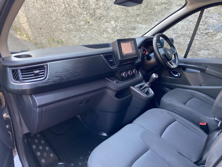 2022 Renault Trafic 2L Diesel For Sale Images