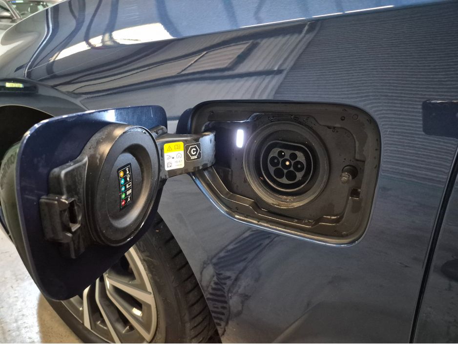 BMW 3 Series 330E Sport Auto Hybrid — thumbnail 8