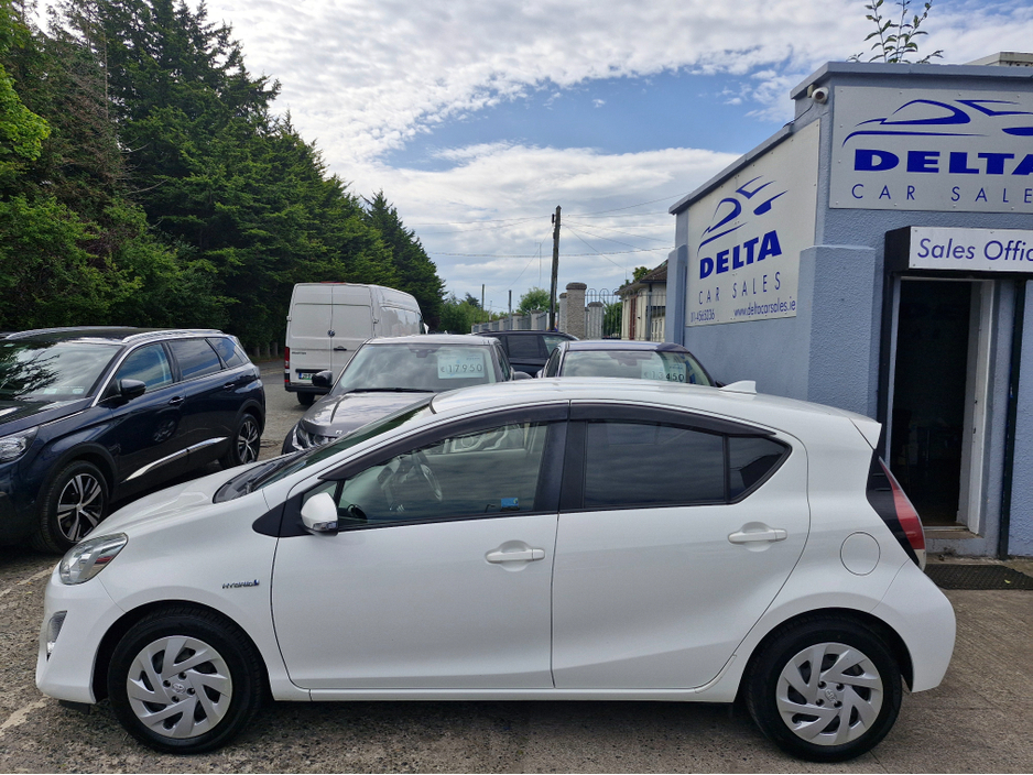 2017 Toyota Aqua 1.5L Petrol Hybrid For Sale Images