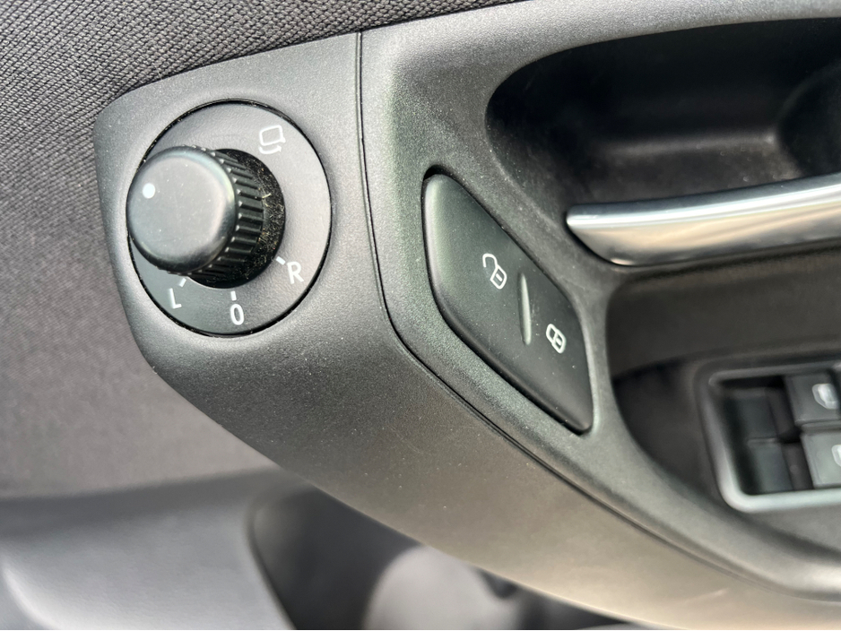 2016 Volkswagen Polo 1.2L Petrol For Sale Images