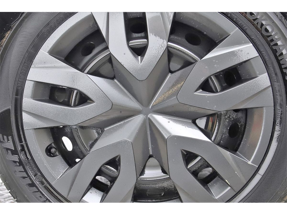 Toyota Prius *JUST REDUCED* 1.8 SELF CHARGING HYBRID *REVERSE CAM*PARK SENSORS* — thumbnail 29