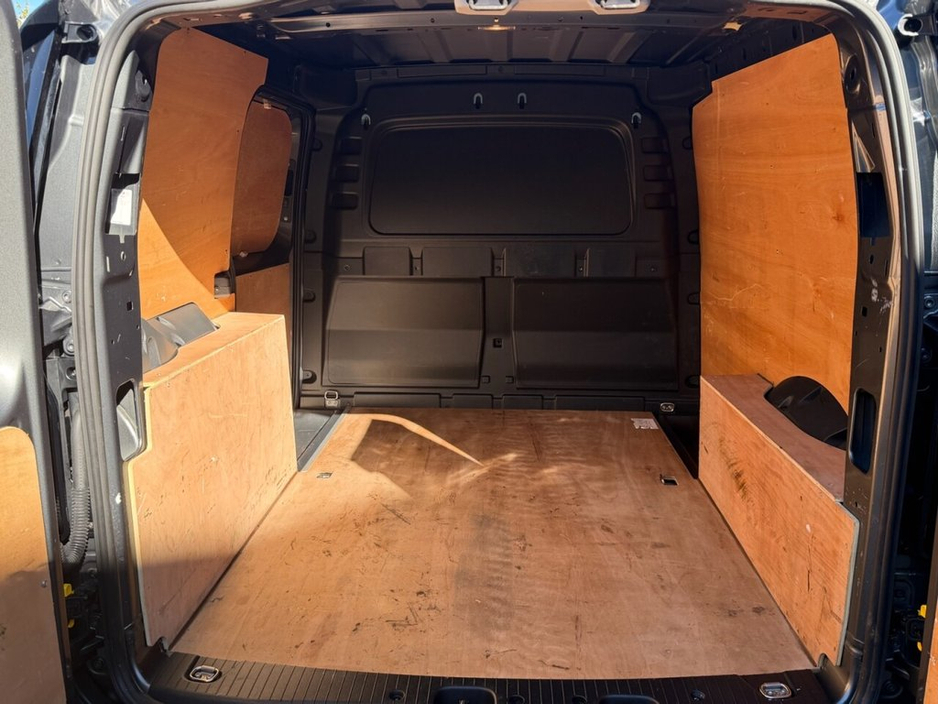 2025 Volkswagen Caddy 2L Diesel For Sale Images
