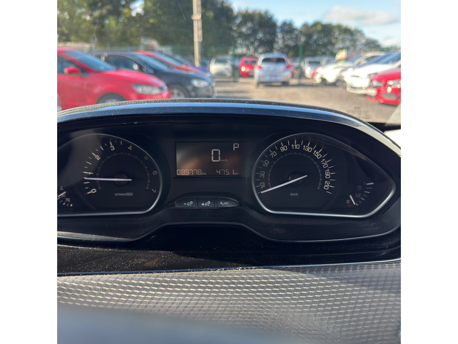 Peugeot 208 — thumbnail 24