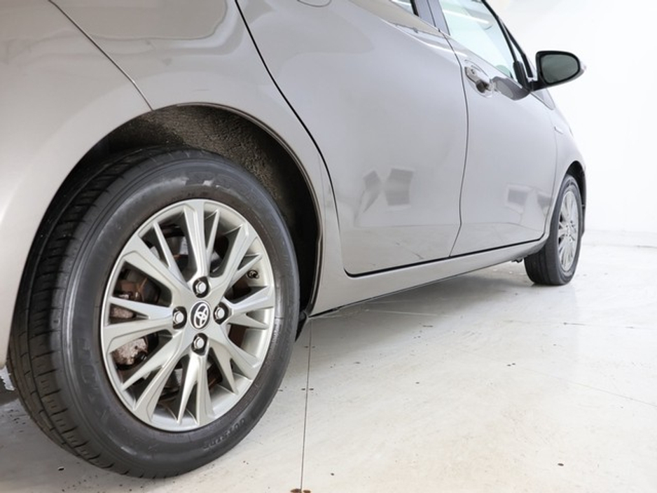 Toyota Yaris Luna Hybrid — thumbnail 11