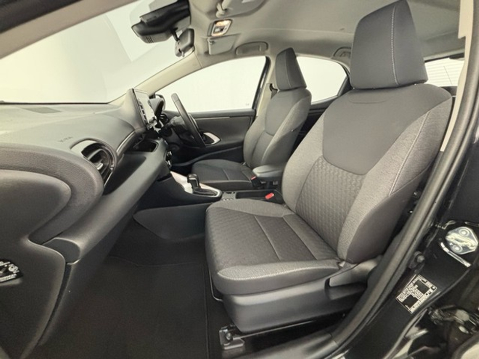 Toyota Yaris HYBRID LUNA — thumbnail 6
