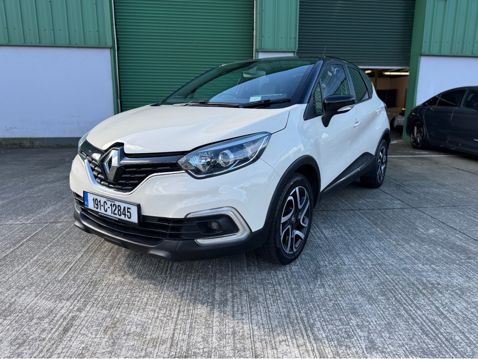 Renault Captur TCE ICONIC 90PS 5DR — thumbnail 2