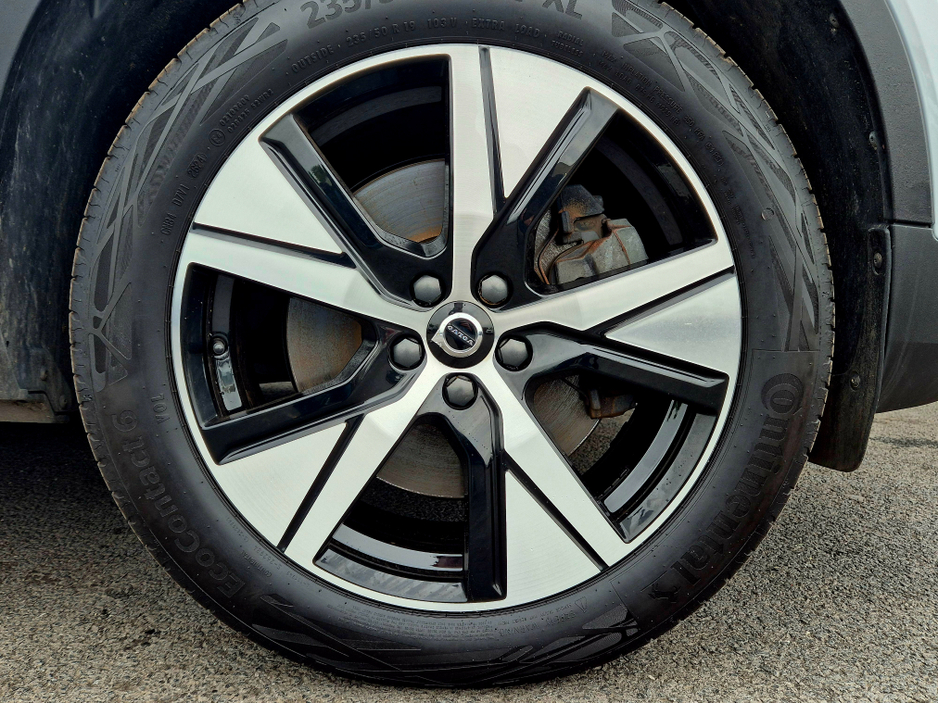 2021 Volvo XC40 1.5L Hybrid For Sale Images