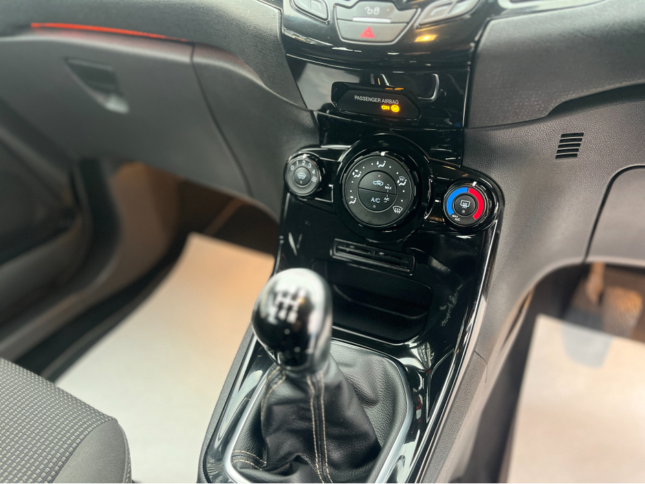 Ford Fiesta TITANIUM, 1.2 MANUAL, 2 YEAR NCT, LOW TAX — thumbnail 15