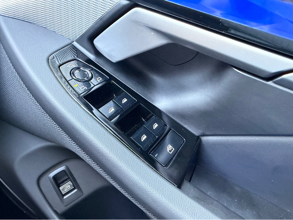 2025 BMW 5 Series 2L Petrol Plug-in Hybrid For Sale Images