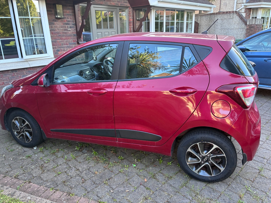 Hyundai i10 DELUXE 4DR — thumbnail 3