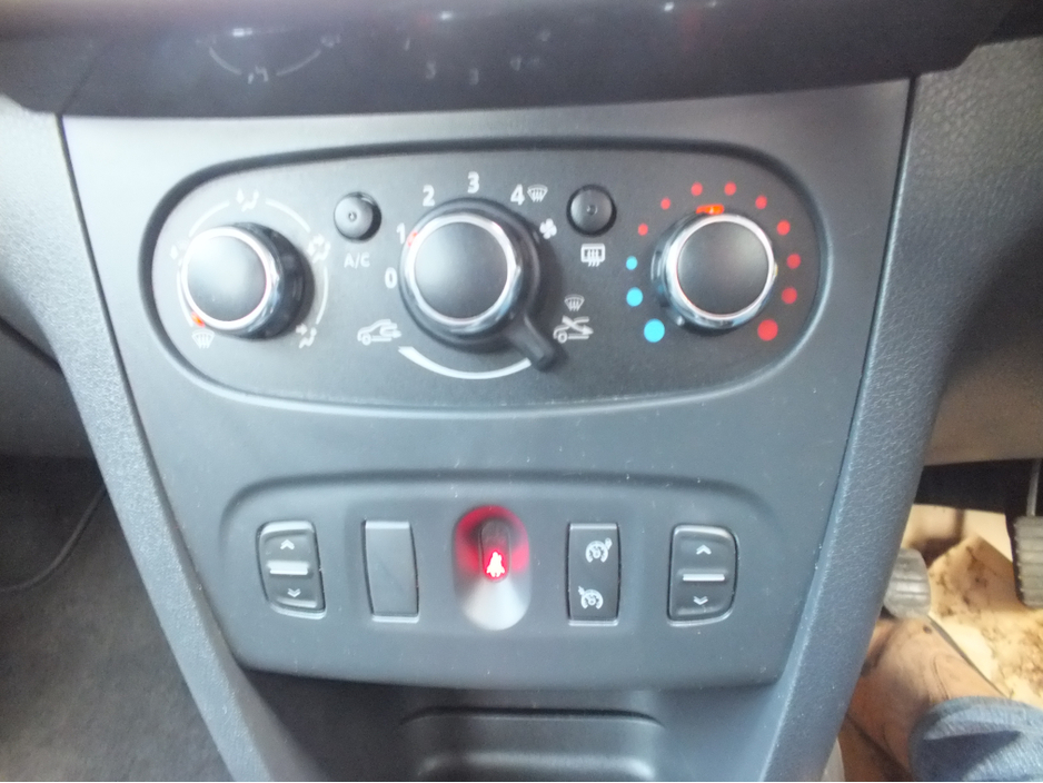 2016 Dacia Sandero 1.5L Diesel For Sale Images