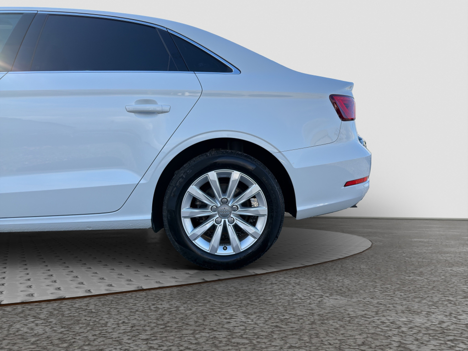 Audi A3 2015 Audi A3  Saloon 1.4 TFSi Automatic — thumbnail 22