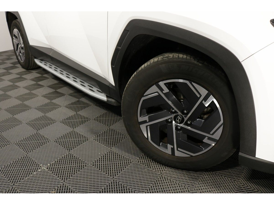 Hyundai Tucson Hybrid Executive 1.6L Petrol Automatic SUV — thumbnail 4