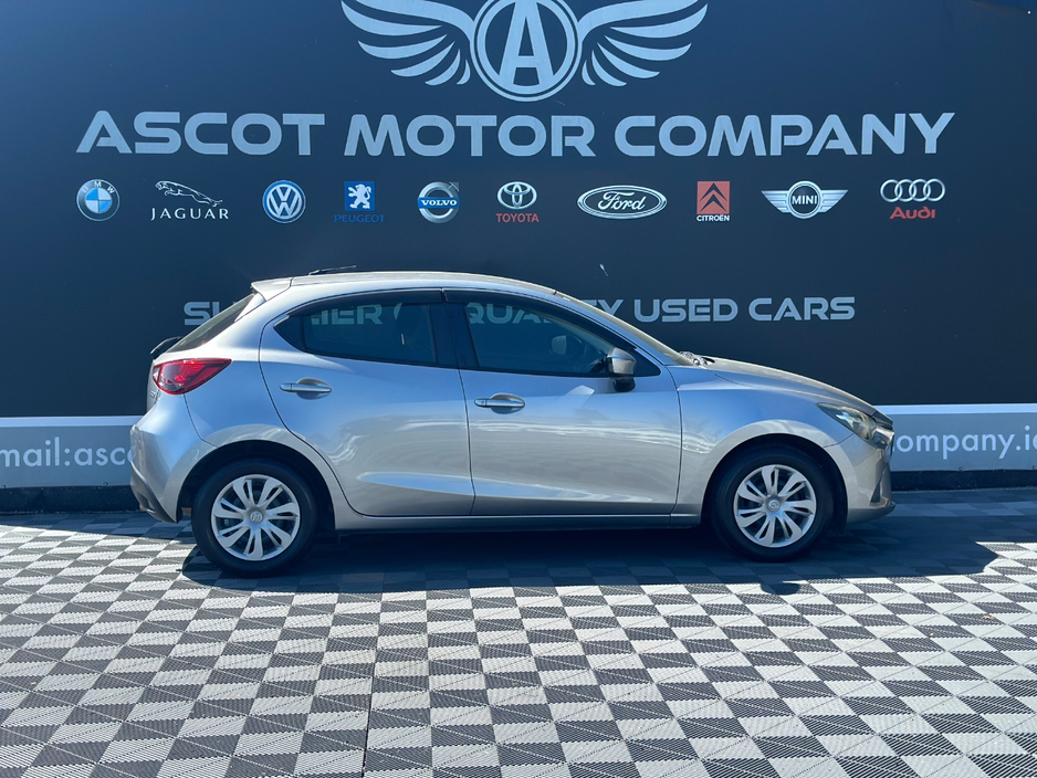 Mazda Demio Auto — thumbnail 4