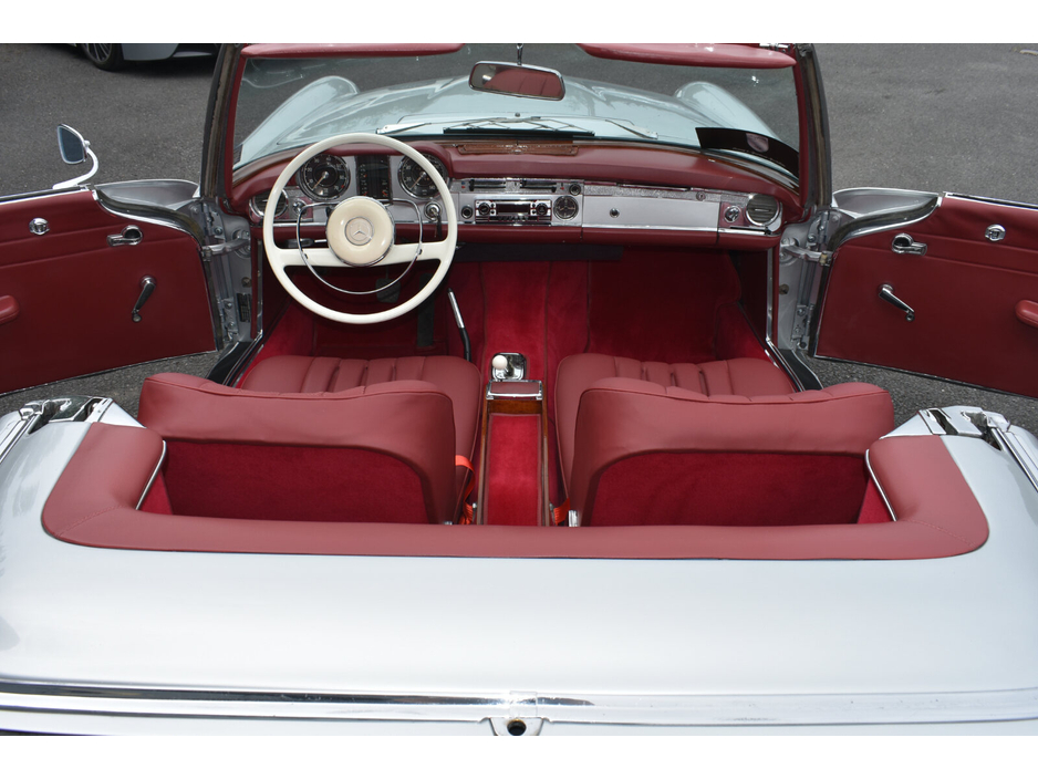 1967 Mercedes-Benz 250 2.5L Petrol For Sale Images