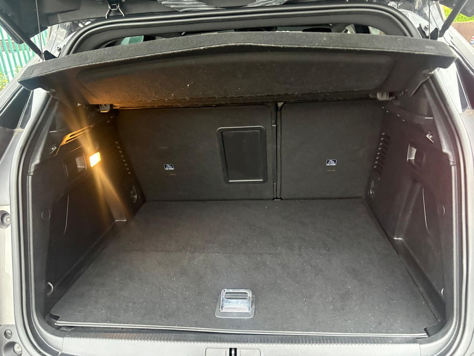 2022 Peugeot 3008 1.6L Petrol Plug-in Hybrid For Sale Images