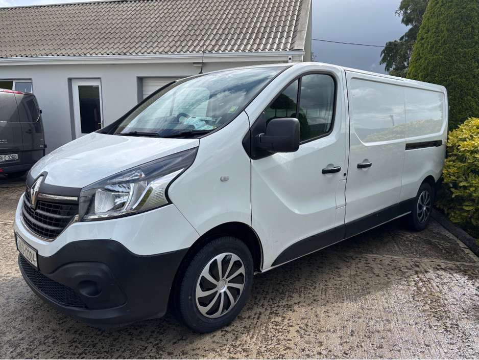 2021 Renault Trafic 2L Diesel For Sale Images