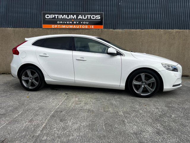 2014 VOLVO V40 Volvo V40 T4 1.6 petrol auto