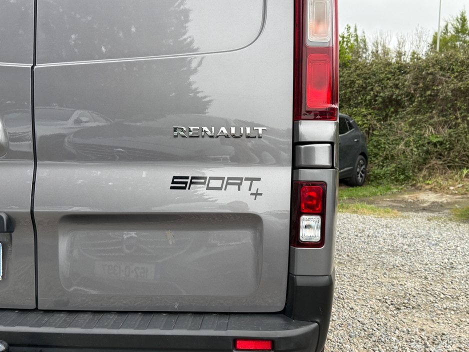 2021 Renault Trafic 2L Diesel For Sale Images