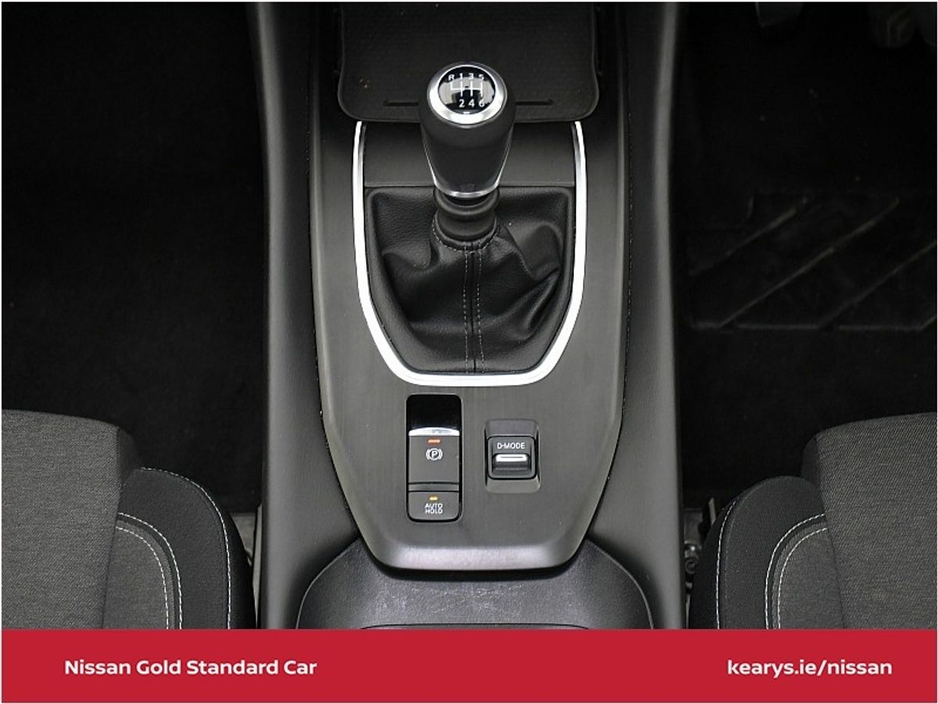 Nissan Qashqai 1.3 PET MILD HYBRID SV PREMIUM - 1 OWNER WITH A FULL SERVICE HISTORY — thumbnail 20