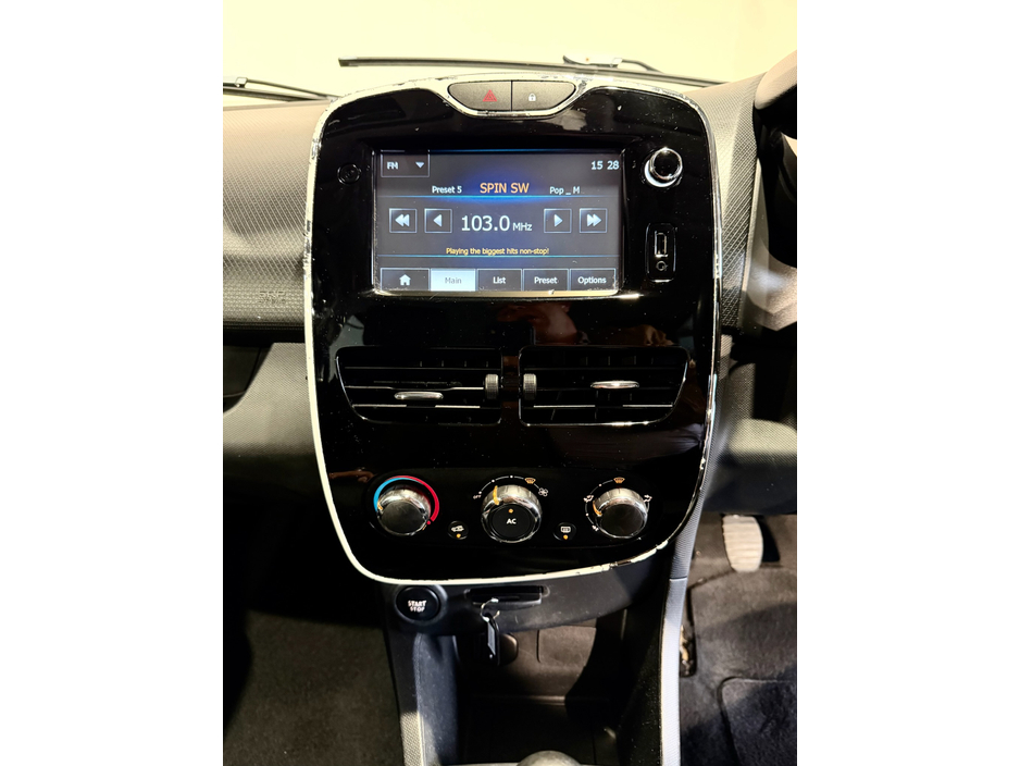 Renault Clio IV DYNAMIQUE 1.2 PET 7 4DR PETROL — thumbnail 15