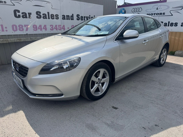 2015 VOLVO V40 D2 Leather