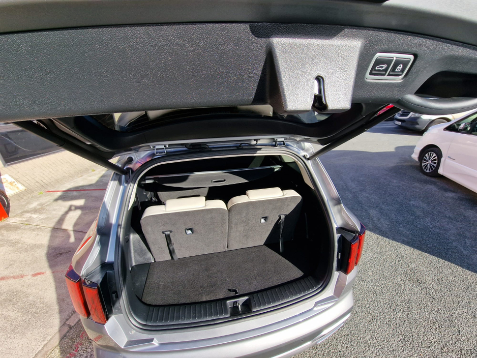 2022 Kia Sorento 1.6L Petrol Plug-in Hybrid For Sale Images