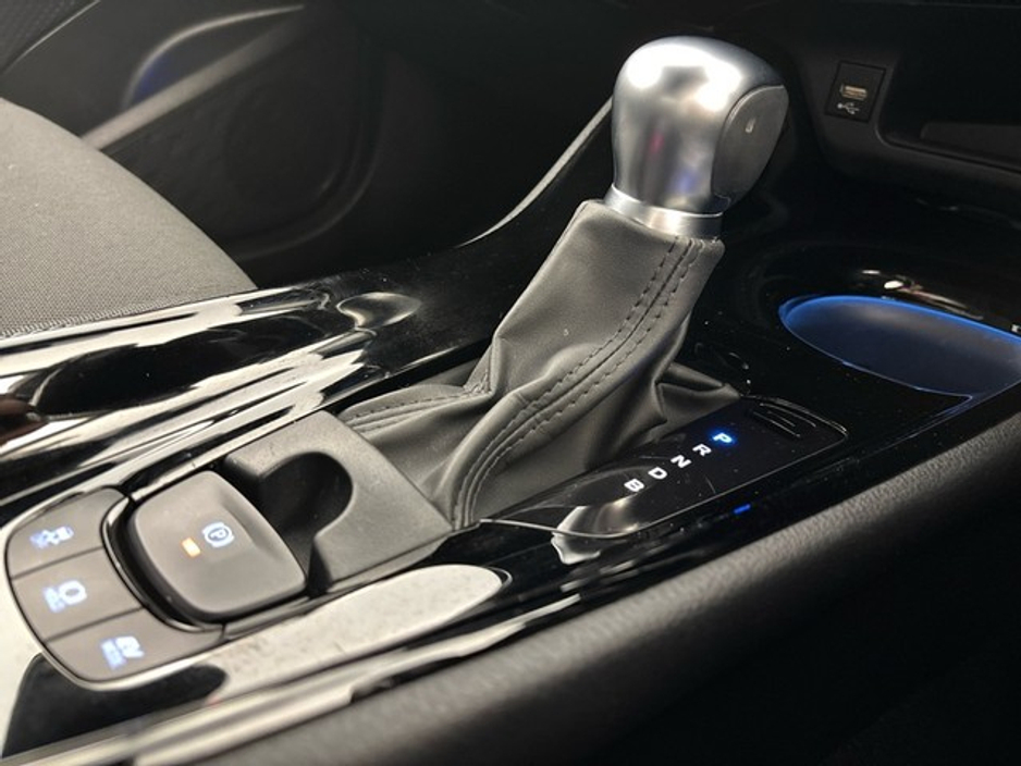 Toyota C-HR HYBRID SPORT AUTO — thumbnail 15