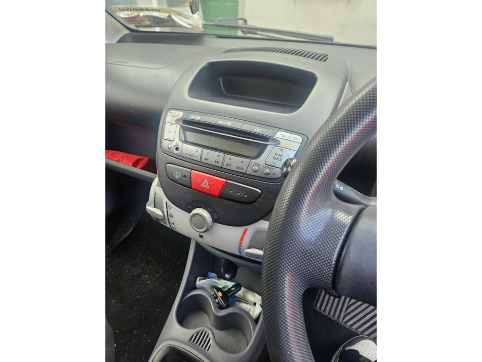 Toyota Aygo 1.0 5DR AURA — thumbnail 4
