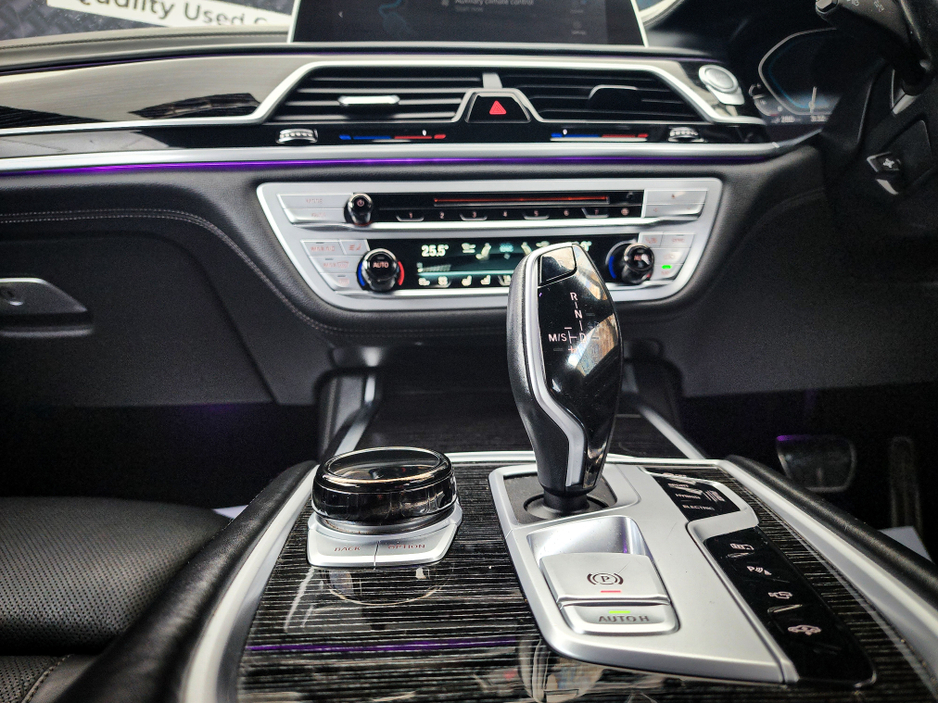 2021 BMW 7 Series 3L Petrol Plug-in Hybrid For Sale Images