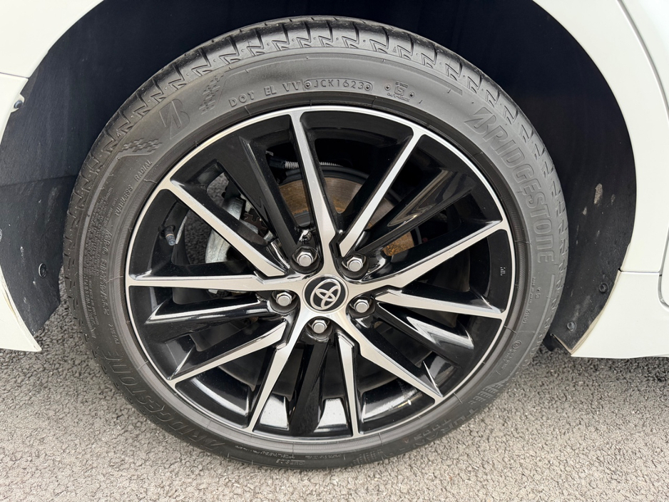 2023 Toyota Camry 2.5L Petrol Hybrid For Sale Images