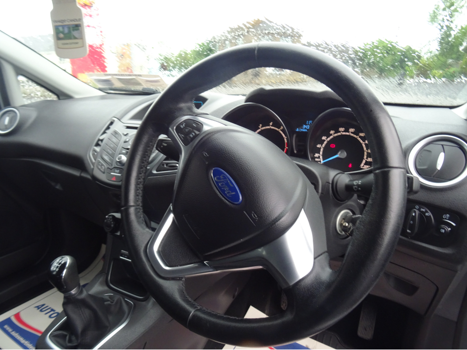 Ford Fiesta MCA ZETEC 1.0 65PS M5 4DR 5DR CB1 CNN — thumbnail 6