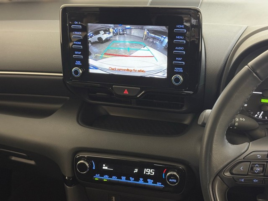 Toyota Yaris Luna Hybrid — thumbnail 12