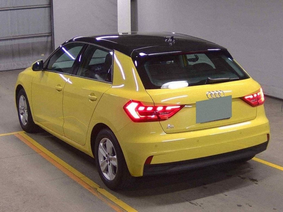 Audi A1 1.0 AUTOMATIC - YELLOW/BLACK TWO TONE - FACTORY ALLOYS - DIGITAL DASH - REAR CAMERA — thumbnail 2