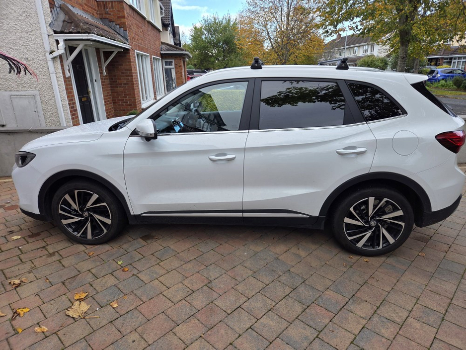 2025 MG ZS