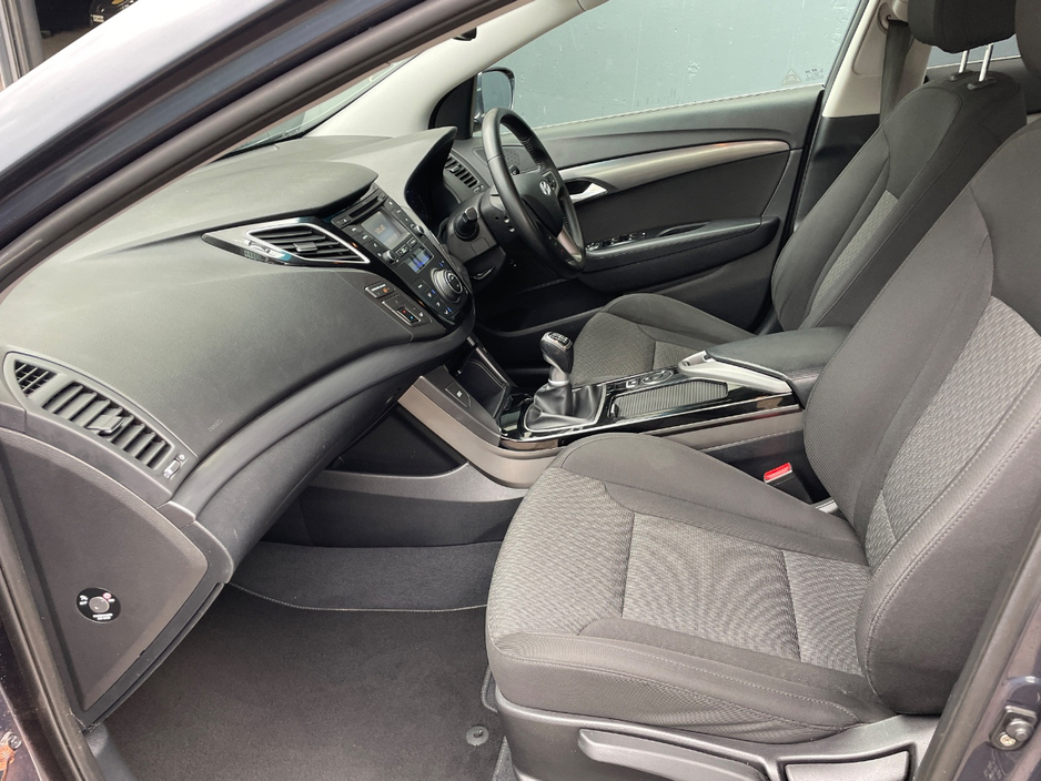 2016 Hyundai i40 1.7L Diesel For Sale Images