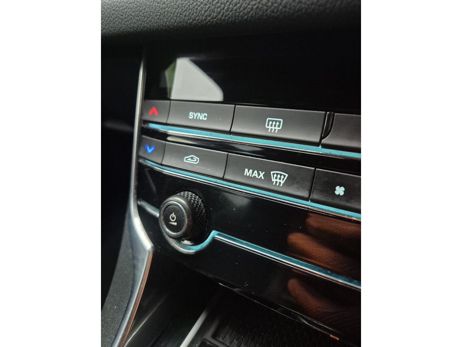Jaguar XF 2.0 D RWD R-SPORT MY 18 4DR AUTO — thumbnail 13