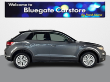 Volkswagen T-Roc DESIGN 1.0 TSI MANUAL...