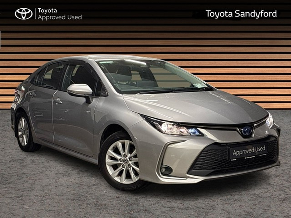 Toyota Corolla HYBRID LUNA AUTO SALOON // TOYOTA SAFETY SENSE // REAR CAMERA & PARK ASSIST // BLUETOOTH // AIR CON // TOYOTA WARRANTY