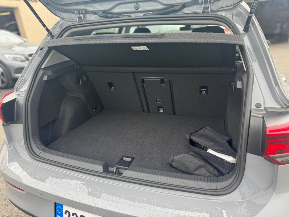 2023 Volkswagen Golf 1.4L Petrol Plug-in Hybrid For Sale Images