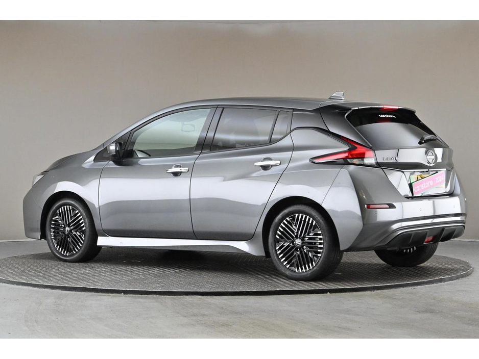 Nissan Leaf Tekna 40kWh Full Leather 360 Camera Top Spec — thumbnail 6