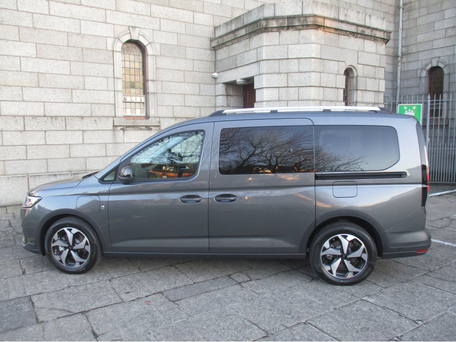 2026 Ford Grand Tourneo Connect 1.5L Petrol Plug-in Hybrid For Sale Images