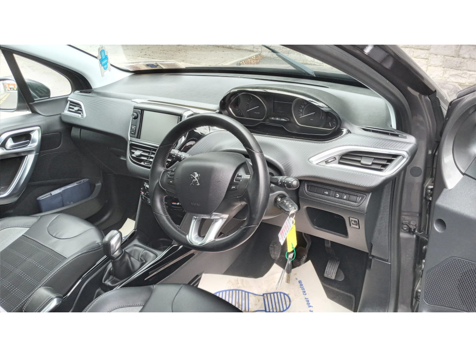 Peugeot 2008 F/L ALLURE 1.6 BLUE HDI 1 100 4DR — thumbnail 9