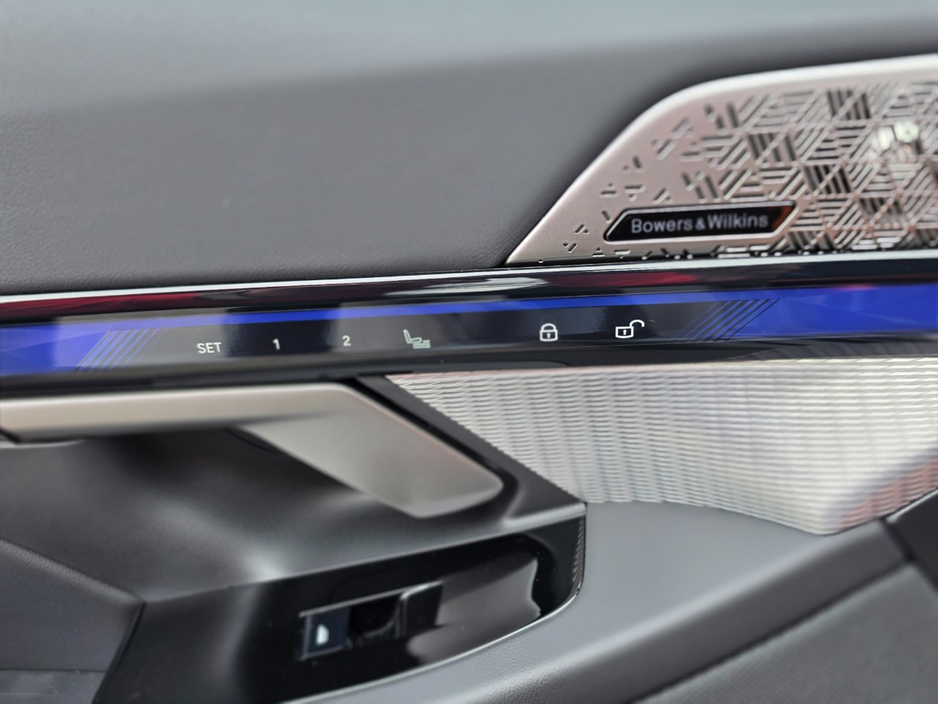 2025 BMW M5 4.5L Petrol Plug-in Hybrid For Sale Images
